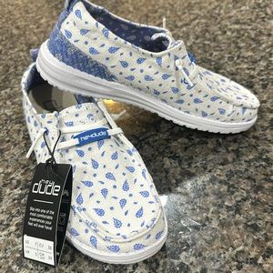 NWT Hey Dude Wendy Zig Zag Paisley Print